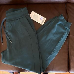 lululemon scuba hr jogger GRN SIZE 6